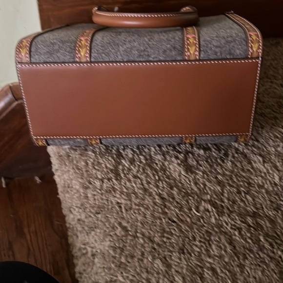 Tory Burch Blake felt small tote - Picture 6 of 6